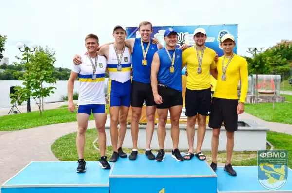 Миколаївські спортсмени змагаються у чемпіонаті України з веслування на байдарках і каное.