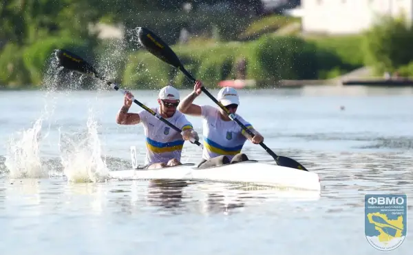 Миколаївські спортсмени змагаються у чемпіонаті України з веслування на байдарках і каное.