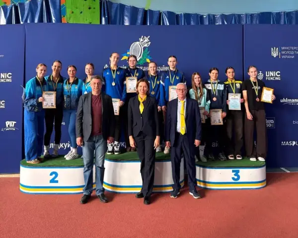 Головна 17 Миколаївські фехтувальники вибороли дві медалі на чемпіонаті України