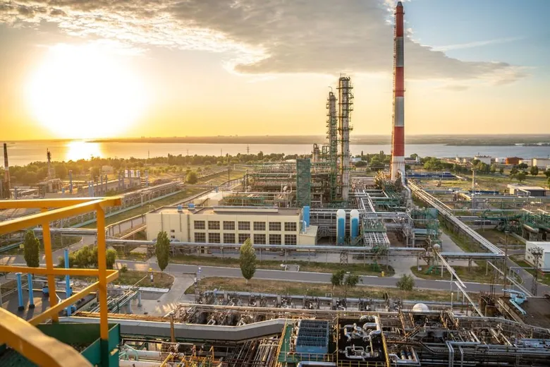 Генштаб підтвердив ураження Саратовського НПЗ