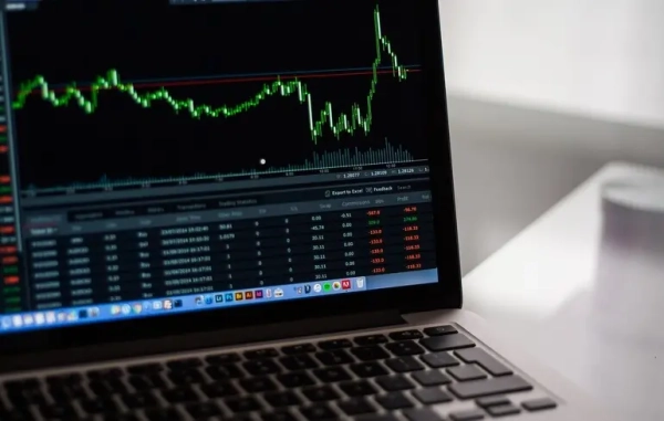 Адміністрація Трампа обговорює придбання частки Intel: акції компанії зросли після чуток – Bloomberg