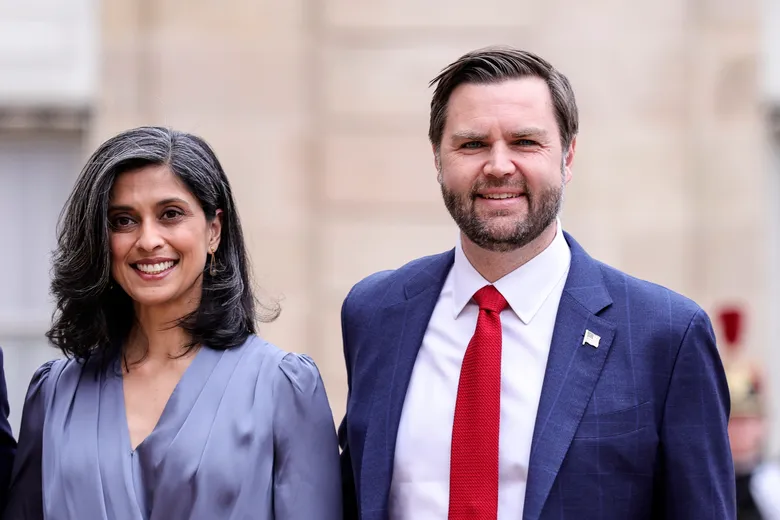 Для Джей Ді Венса спустили озеро, щоб він покатався з родиною на човні &ndash; Guardian