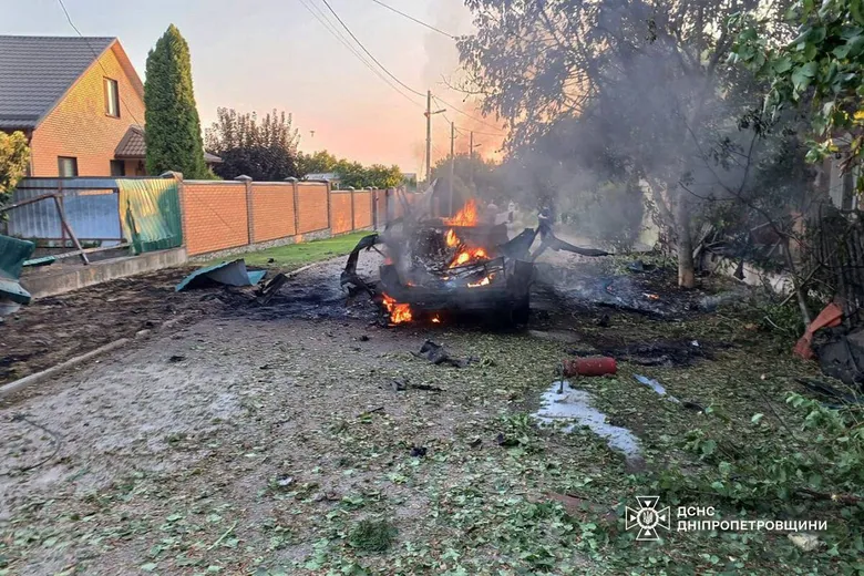 Росія двічі вдарила артилерією по Нікополю. Загинуло троє людей, серед них &ndash; рятувальник