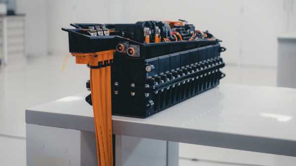 Зустрічайте китайський суперкар, який щойно побив рекорд швидкості серед електромобілів 28