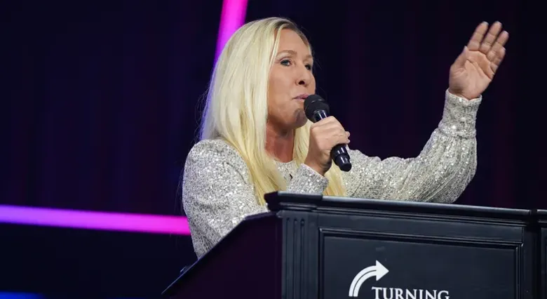 Одіозні трампістки обурилися на Трампа за запрошення 600 000 китайських студентів